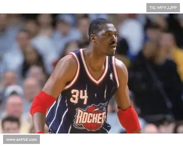 24年前的今天：奥拉朱旺超越贾巴尔 成NBA历史盖帽王